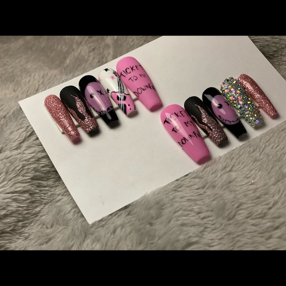 MGK Press on Nails - Picture 5 of 5